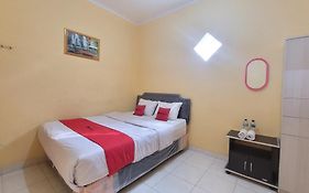OYO Flagship 90768 Endrayanti Inn Syariah